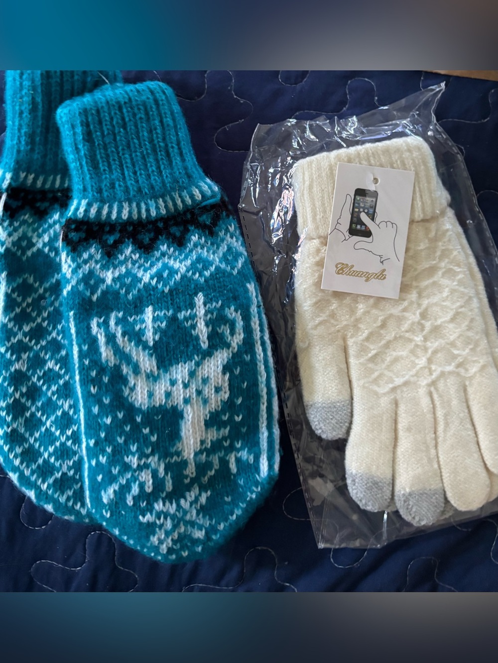 2 New pair of ladies mittens!